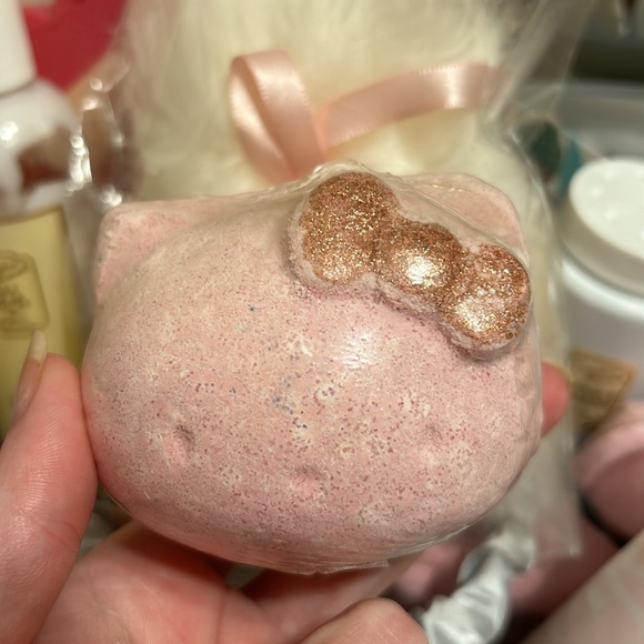 🎀Vintage Hello Kitty Limited Edition Fragrant Jewels Bath Bomb - Picture 6 of 11
